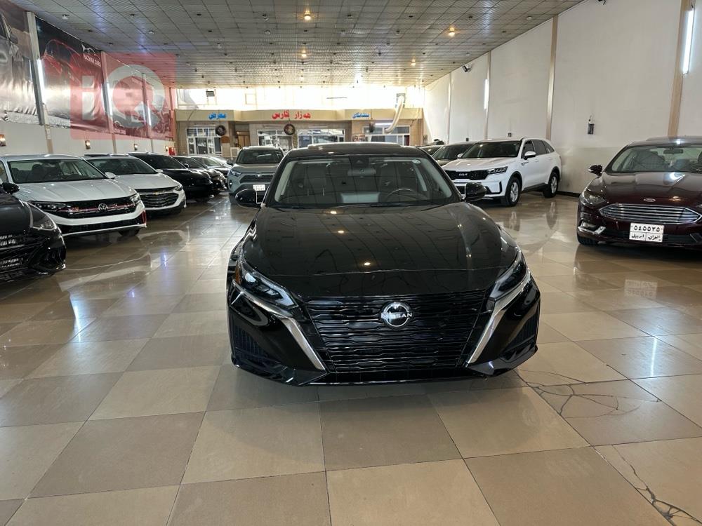 نيسان ألتيما